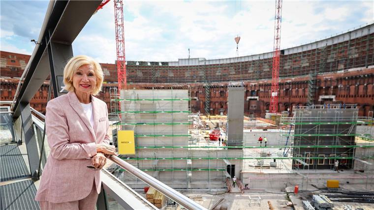 Kulturbürgermeisterin Julia Lehner (CSU) hofft, dass Synergien zwischen freier Kunstszene und etablierter Kultur in dem Kulturareal entstehen. 