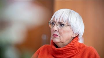 Kulturstaatsministerin Claudia Roth will das Verfahren zur Rückgabe von NS-Raubgut reformieren. (Archivbild)
