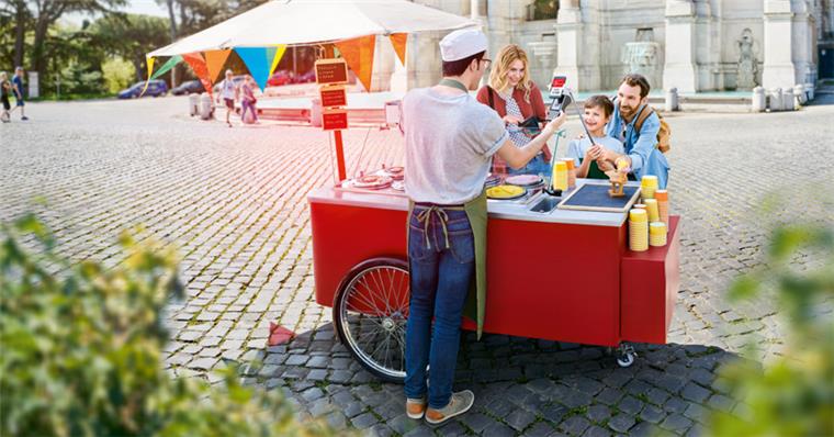 Kunden der Weser-Elbe-Sparkasse (Wespa) können seit August 2018 auch mit ihrem Smartphone unterwegs bargeldlos bezahlen.