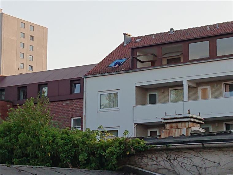Geestemünde: Mann nach Einbruch in die eigene Wohnung festgenommen Kurioser Einbruch in Bremerhaven-Geestemünde: Zeugen sahen nur noch das Hinterteil des mutmaßlichen Einbrechers.