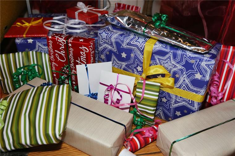 Friesland: Junge (9) ist mit Geschenken unzufrieden und ruft die Polizei Kurioser Weihnachtseinsatz für die Polizei im Kreis Friesland.