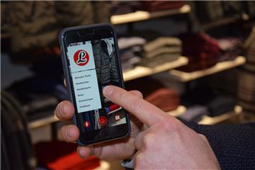 Kurz ein Foto geschossen und schon kann über die Händlerliste in der Lokalio-App das gewünschte Produkt bei einem Nordenhamer Händler bestellt werden.