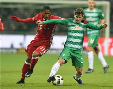 Kurz nach Ende der Bundesliga-Partie zwischen Werder Bremen und Bayern München ist am Sonnabend ein Zuschauer verstorben.