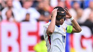 Kylian Mbappé würde am liebsten ohne die Maske spielen - trotz Nasenbeinbruch.