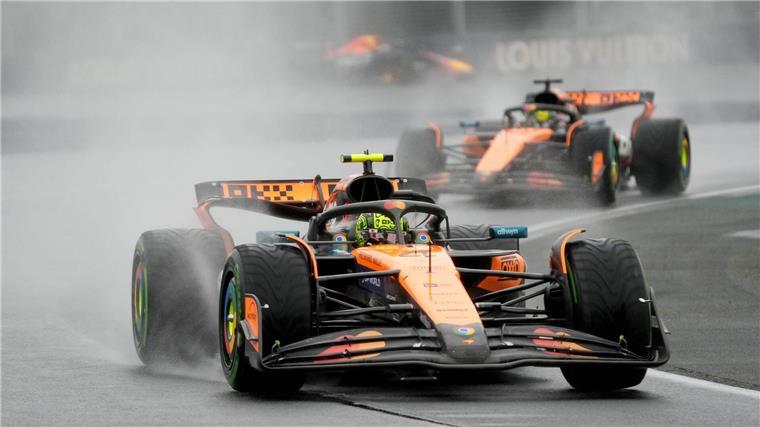 Rennen im Regen Lando Norris gewann das Rennen im Regen.