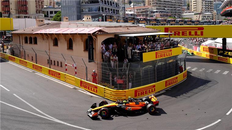 Lando Norris holt sich den ersten Startplatz.