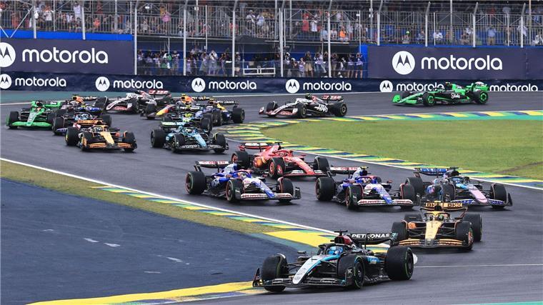 Lando Norris kann einmal mehr seine Pole nicht verteidigen auf den ersten Metern.