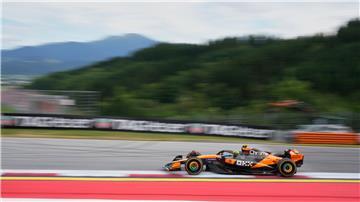 Lando Norris rast der Konkurrenz in Spielberg davon.