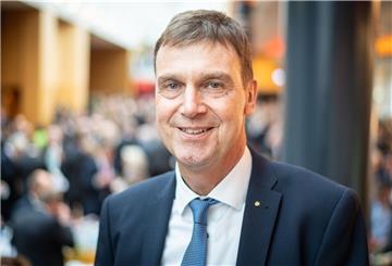 Landrat Kai-Uwe Bielefeld spricht sich für Deutschlandweite Lösungen im Kampf gegen Corona aus.