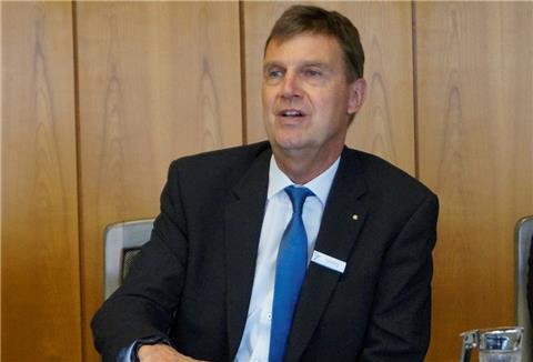 Landrat Kai-Uwe Bielefeld zeigte sich am Sonntagnachmittag zufrieden mit dem Verhalten von Cuxhavens Strandbesuchern.