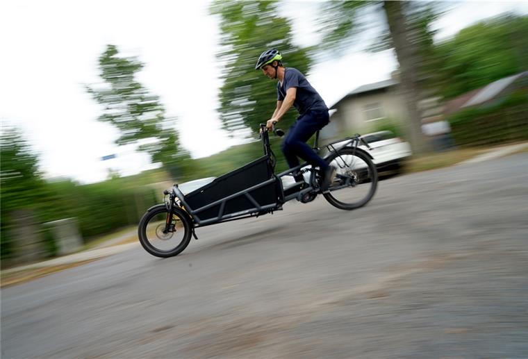 Lastenräder: Packesel mit Elektro-Motor Lang und schnell: Das S-Pedelec Load 75 HS kann bis Tempo 45 erreichen.