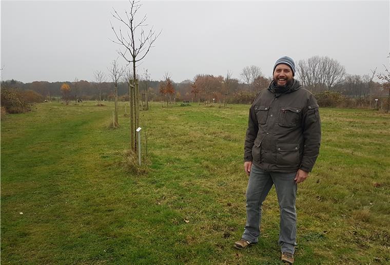 Langens neuer Ortsrat wählt Kuntzmann zum Ortsbürgermeister Langens neugewählter Ortsbürgermeister Sascha Kuntzmann hat sich im Bürgerwald am Langen Berg fotografieren lassen und meint das als Symbol: Für ihn ist dieser Ort ein Musterbeispiel dafür, wie Bürger, Politik und Verwaltung zusammenarbeiten, damit etwas Gutes dabei herauskommt.