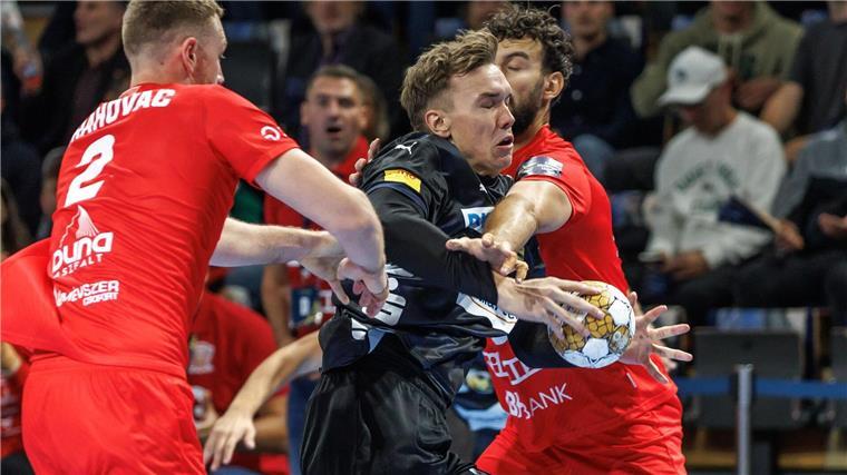 Lasse Andersson tankt sich durch die ungarische Deckung