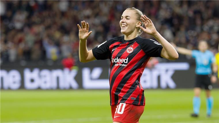 Eintracht-Frauen mit Schützenfest gegen Köln Laura Freigang trifft für Frankfurt gegen Köln dreifach.