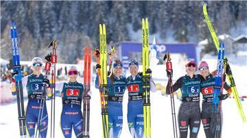 Laura Gimmler (r) und Coletta Rydzek (2.v.r.) haben Rang drei im Teamsprint belegt.