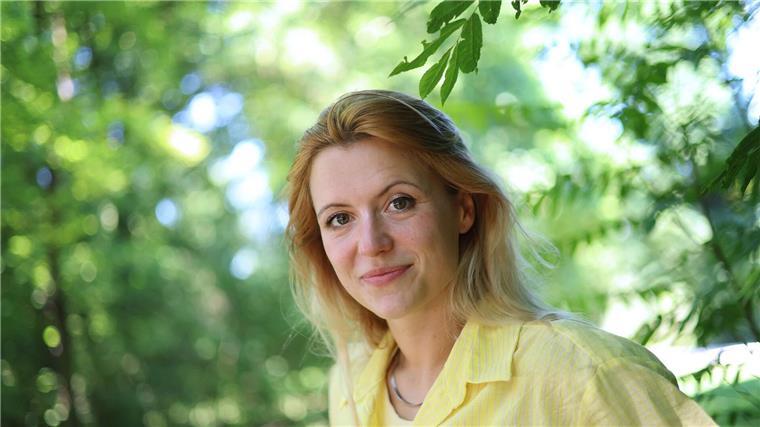 Laura Storz über Kinder und Kissenschlachten Laura Storz spielt die Hauptrolle in dem Film „Die Kinderschwindlerin“.