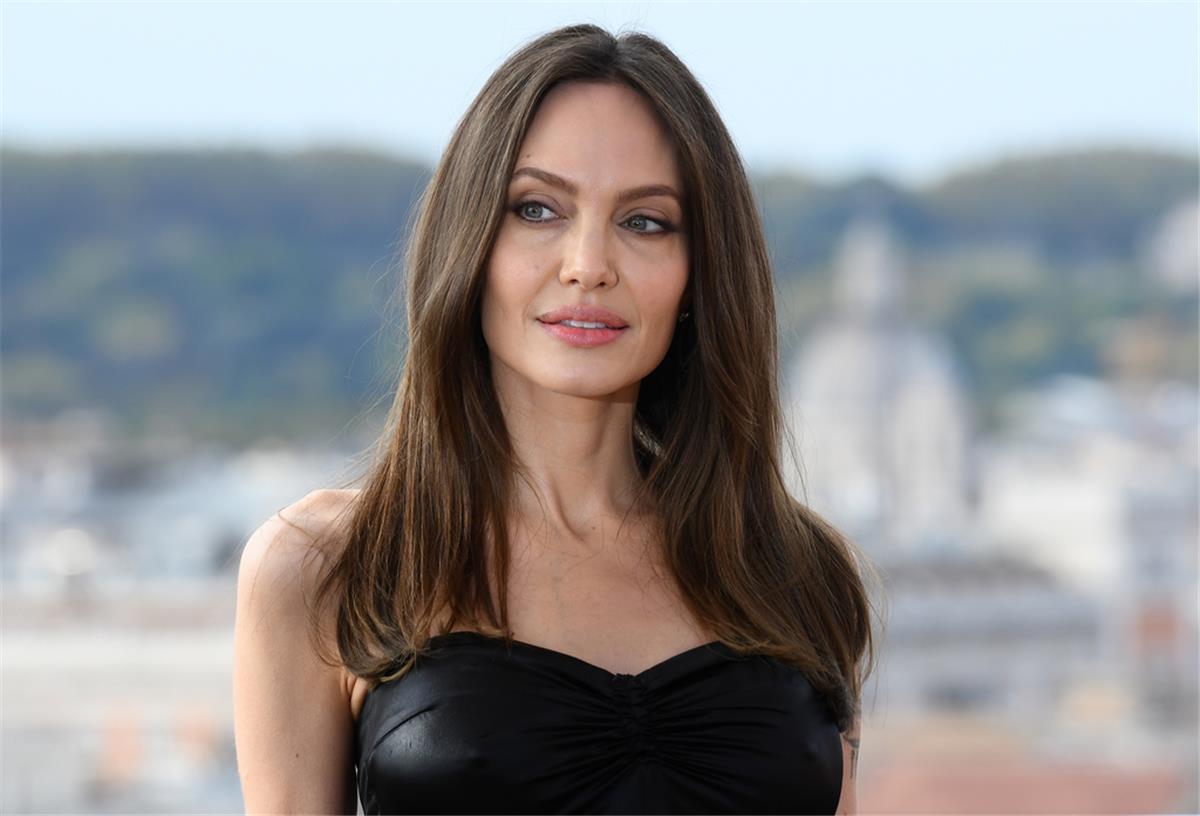 Angelina Jolie erhebt im Streit mit Brad Pitt neue Vorwürfe Schauspielerin Angelina Jolie