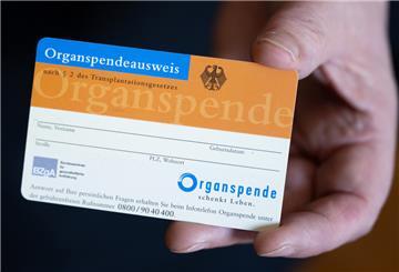 Laut Bundesgesundheitsminister Karl Lauterbach (SPD) sei die Bereitschaft zu spenden da, doch kaum einer registriere sich als Organspender.