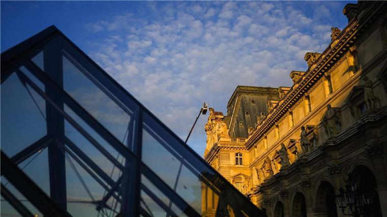 Louvre-Chefin: Weltmuseum in kritischem Zustand Laut der Louvre-Chefin ist die berühmte Glaspyramide des Museums „strukturell überholt“.