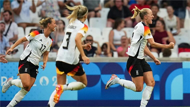 Starker Start: DFB-Frauen mit drei Toren gegen Australien Lea Schüller bejubelt ihren Treffer.