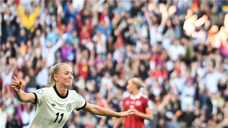 Jetzt schon eine Runde weiter Lea Schüller hat den Siegtreffer erzielt.