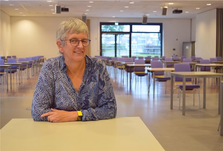 Lernen an der Bremerhavener Hochschule: Virtuell statt vis-à-vis Leere Stuhlreihen: In Zeiten der Pandemie findet Lehre vornehmlich online statt. Rektorin Dr. Karin Vosseberg präferiert trotz der Fortschritte im digitalen Bereich die Präsenzhochschule.