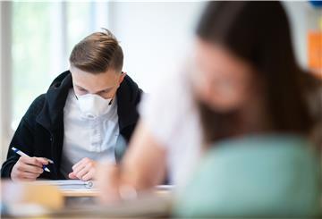 Lehrermangel und Unterrichtsausfall sind an einigen Schulen in Bremerhaven so groß, dass Personal von anderen Schulen aushelfen muss.