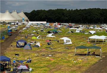 Leider gehört das auf vielen Festivals noch zum normalen Bild. Wenn die Besuchermassen abgereist sind, bleibt Müll zurück. Viel Müll. Das war auch auf dem Hurricane-Festival 2024 nicht anders.