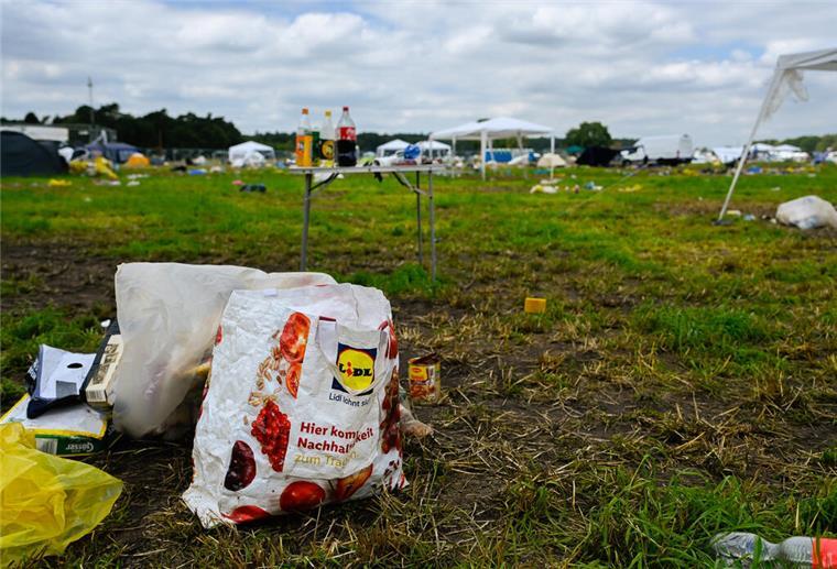 Leider gehört das auf vielen Festivals noch zum normalen Bild. Wenn die Besuchermassen abgereist sind, bleibt Müll zurück. Viel Müll. Das war auch auf dem Hurricane-Festival 2024 nicht anders.