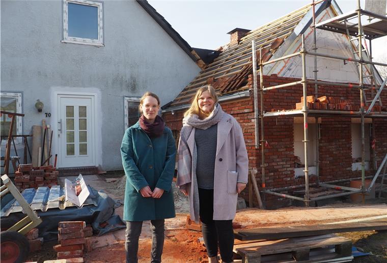 In Waddens entsteht ein „Raum für uns“ Lena Biller (links) und Jacqueline von Deetzen schaffen in Waddens einen Ort für Projekte rund um die Themen Achtsamkeit und Familie.
