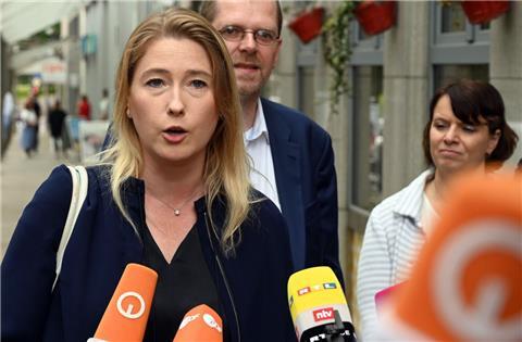 Die FDP ist bereit: Lencke Steiner, Spitzenkandidatin der FDP zur Bürgerschaftswahl, will mit CDU und Grünen ein Jamaika-Bündnis in Bremen hinbekommen. Der Landesvorstand gab nach den Sondierungsgesprächen nun grünes Licht.