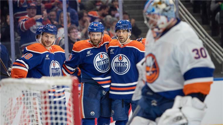 NHL: Draisaitl schießt Oilers in Verlängerung zum Sieg Leon Draisaitl (2.v.l.) erzielte den Siegtreffer in der Verlängerung.