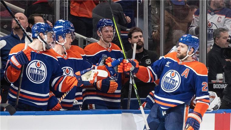 Leon Draisaitl führt die Torschützenliste der NHL mit 27 Treffern an.