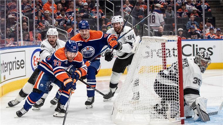Leon Draisaitl ist Edmontons Matchwinner im vierten Spiel gegen die Kings.