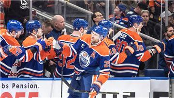 Leon Draisaitl war bei Edmontons Sieg gegen Vancouver an drei Toren beteiligt.