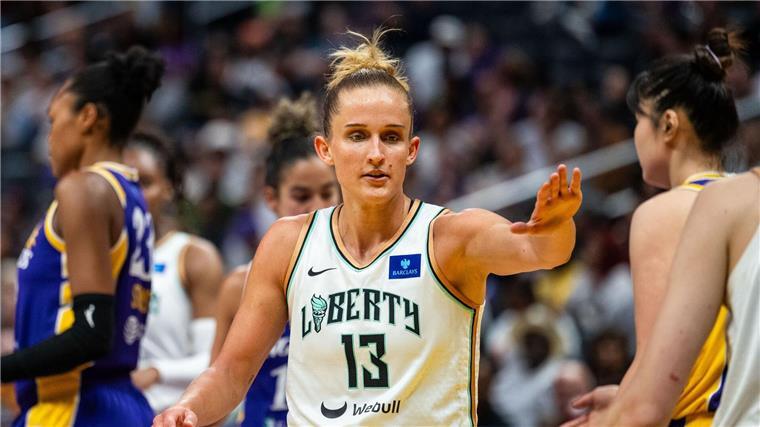 Leonie Fiebich ist mit dem Titelverteidiger New York Liberty sicher in den WNBA-Playoffs.
