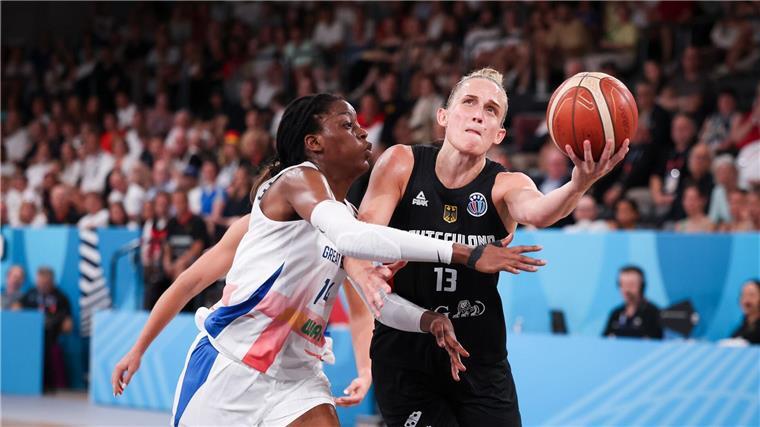 Zweiter Sieg: Basketballerinnen im EM-Viertelfinale Leonie Fiebich konnte gegen Großbritannien auch mal verschnaufen.