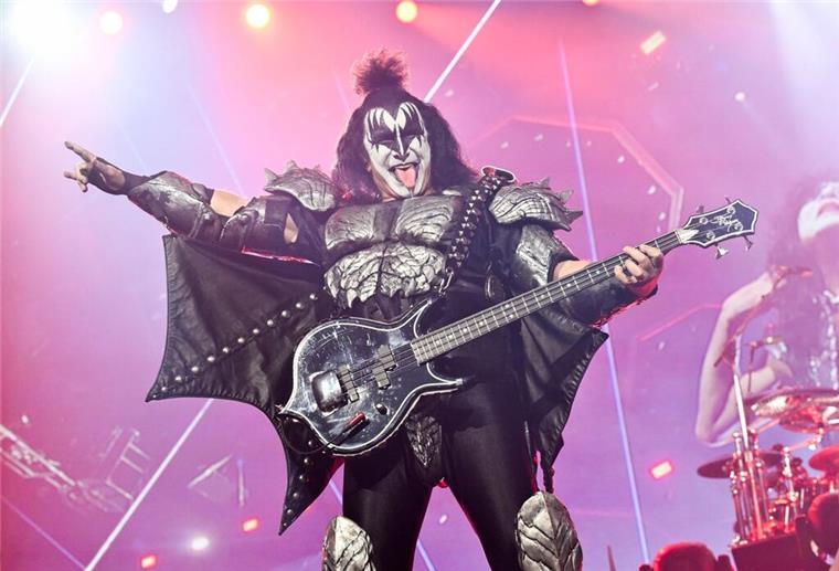 Kiss geben Abschiedskonzert und machen es nun wie Abba Letzter Live-Auftritt für Kiss: Gene Simmons im Madison Square Garden.