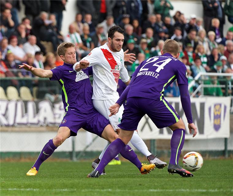 Levin Öztunali (Mitte) setzt sich bei Werder immer besser durch. Foto Gumz