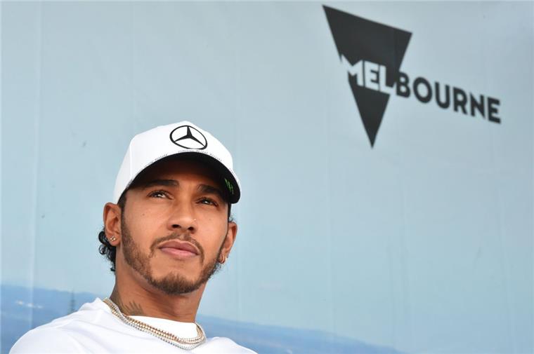 Formel 1: Hamilton düpiert Vettel in Melbourne Lewis Hamilton startet am Sonntag auf der Pole Position.