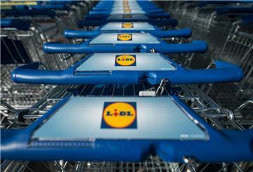 Lidl hat angekündigt, zukünftig auch in Deutschland auf Flugobst und -gemüse zu verzichten.