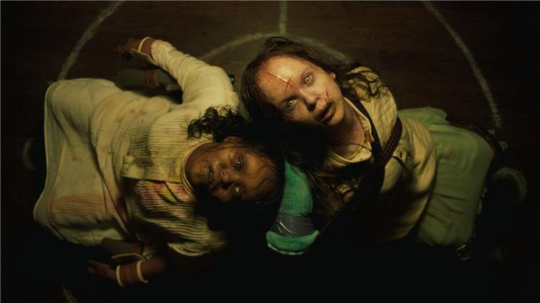 „Der Exorzist - Bekenntnis“: Eine Legende geht weiter Lidya Jewett (l) als Angela und Olivia Marcum als Katherine in „Der Exorzist: Das Bekenntnis“.