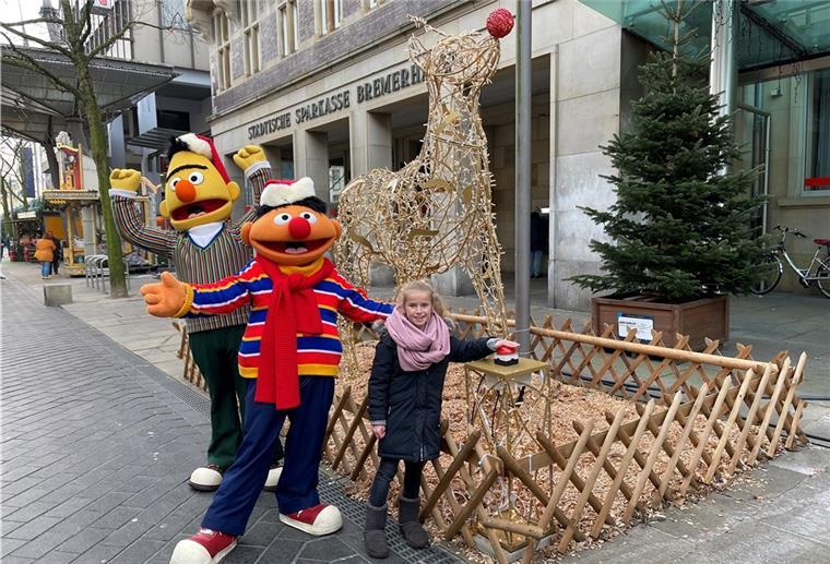 Ernie, Bert und Lilly Ausborn vor "Rudi".