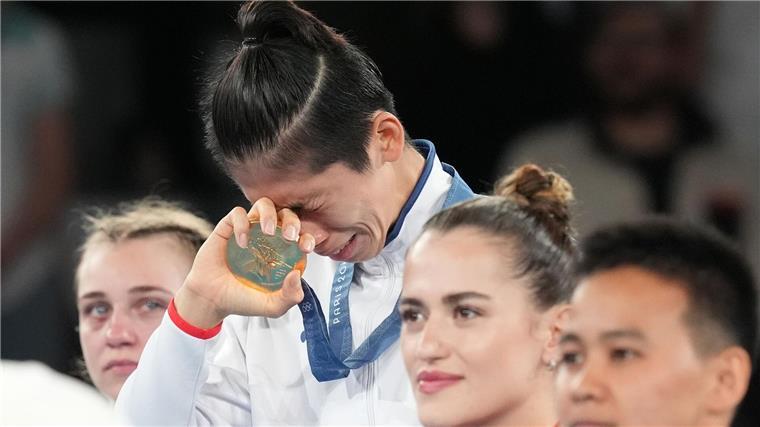 Lin Yu-ting gewinnt trotz der Debatte um ihr Geschlcht Gold und darf für Taiwan als Fahne bei der Schlussfeier tragen.
