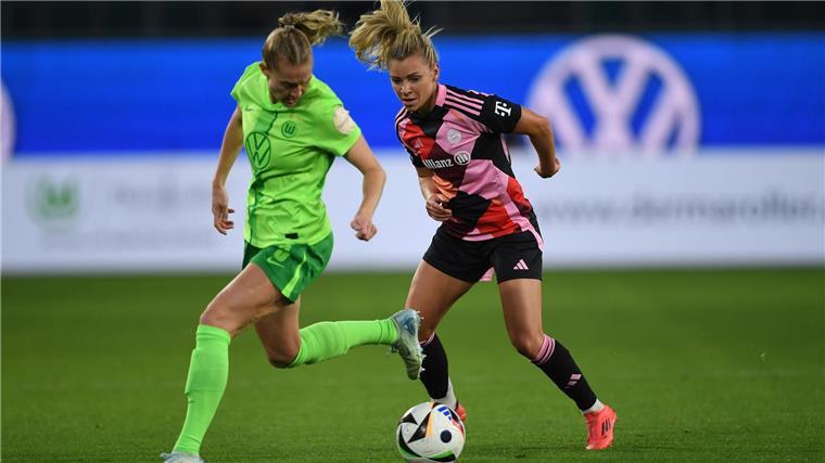 Linda Dallmann (r) bringt Bayern gegen Juventus in Führung.