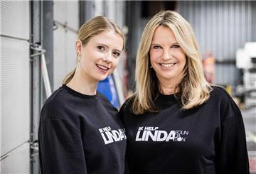 Linda de Mol und ihre Tochter Noa Vahle im niederländischen Amersfoort.