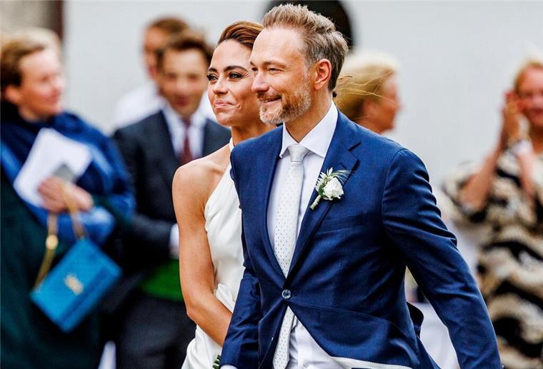 Lindner und Lehfeldt hatten im Sommer 2022 auf Sylt geheiratet. (Archivfoto)