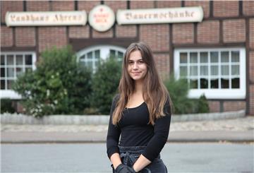 Lisa Marie Ahrens ist in den Betrieb der Eltern eingestiegen. Die „Bauernschänke“ in Bramstedt ist damit langfristig gut aufgestellt.