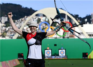 Lisa Unruh gewann in Rio Silber im Bogenschießen. Foto Kahnert/dpa 