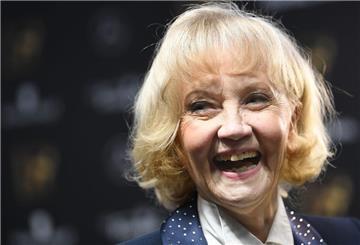 Liselotte Pulvers Markenzeichen ist das charmante Lachen aus tiefster Kehle (Archivbild)